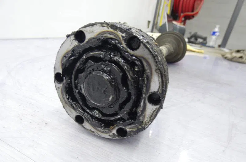 Transmission avant gauche VOLKSWAGEN BORA occasion