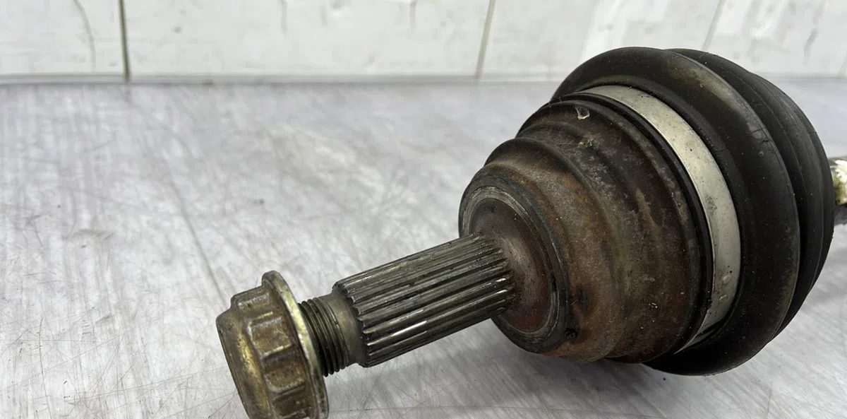 Transmission avant gauche VOLKSWAGEN POLO 3 PHASE 1 occasion
