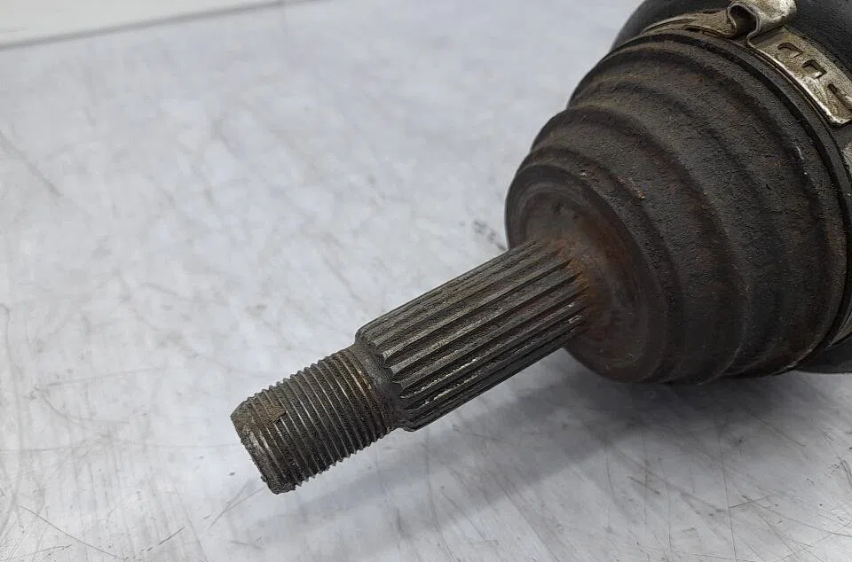 Transmission avant gauche VOLKSWAGEN POLO 3 PHASE 1 occasion
