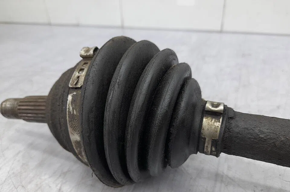 Transmission avant gauche VOLKSWAGEN POLO 3 PHASE 1 occasion