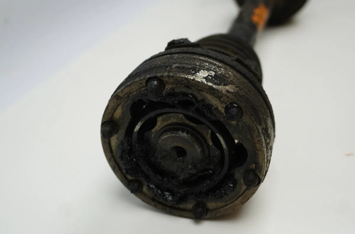 Transmission avant gauche Volkswagen POLO (6N2) 1.4 (1999-2001) 5 portes occasion