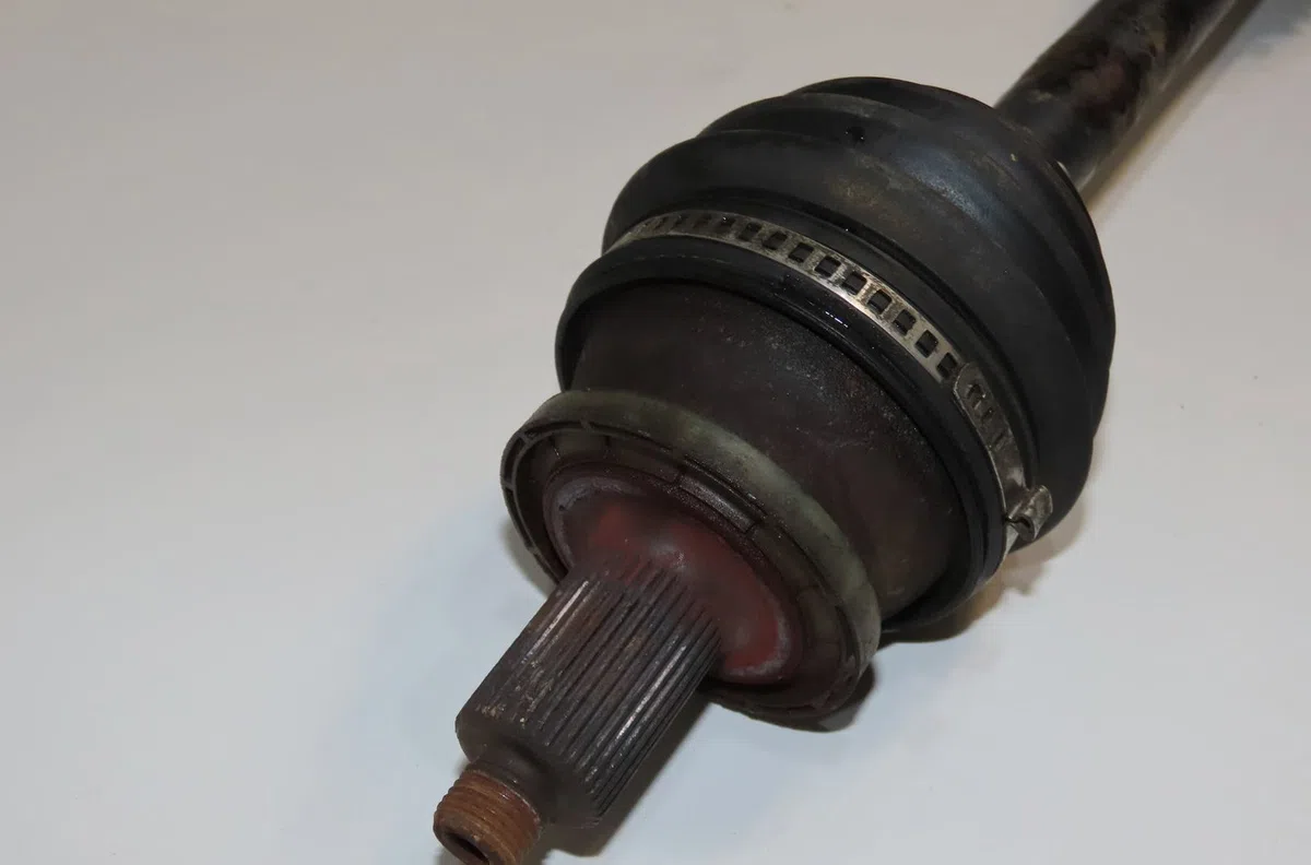 Transmission avant gauche Volkswagen POLO (9N_, 9A_) 1.2 12v (2001-2007) 5 portes occasion