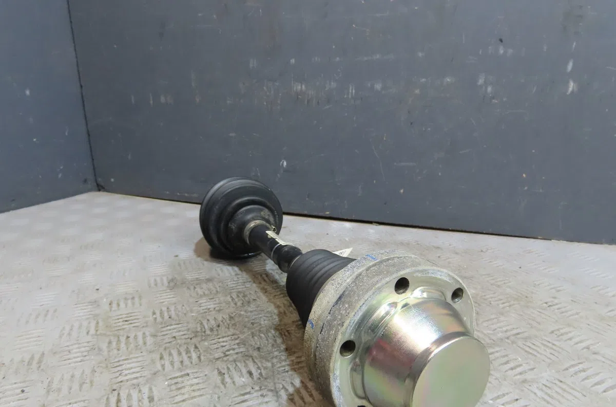 Transmission avant gauche Volkswagen TOUAREG (7LA, 7L6, 7L7) 3.0 v6 tdi (2004-2010) occasion