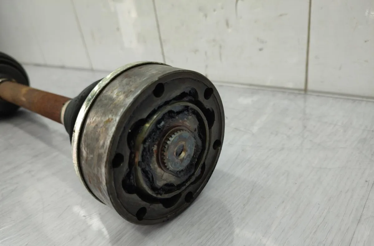 Transmission avant gauche VOLKSWAGEN TOURAN 2 occasion
