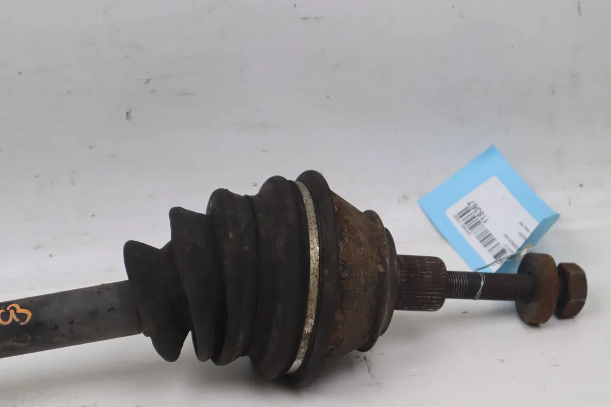 Transmission avant gauche Volkswagen TRANSPORTER IV Camionnette (70A, 70H, 7DA, 7DH) 2.4 d (1990-1998) occasion