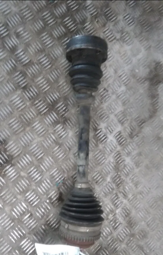 Transmission avant gauche Volkswagen TRANSPORTER IV Camionnette (70A, 70H, 7DA, 7DH) 2.5 tdi (1995-2003) occasion