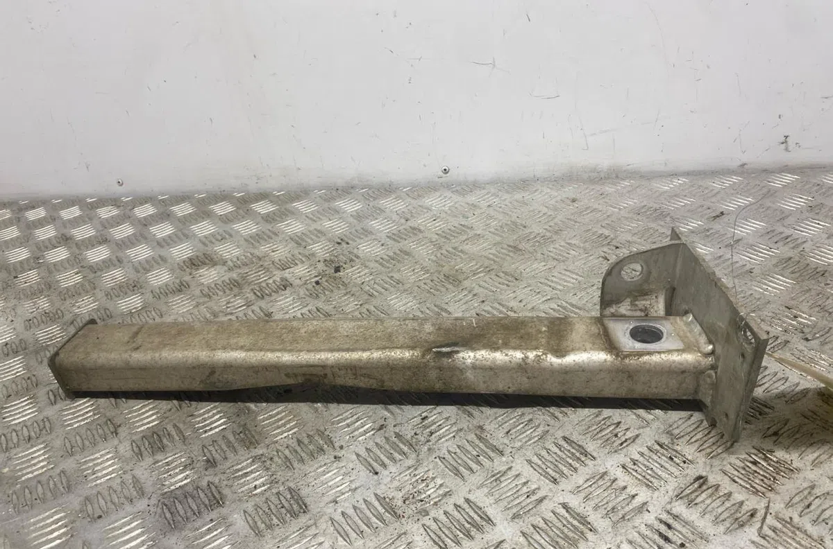 Traverse inférieure armature avant CITROEN C4 2 PHASE 1 occasion