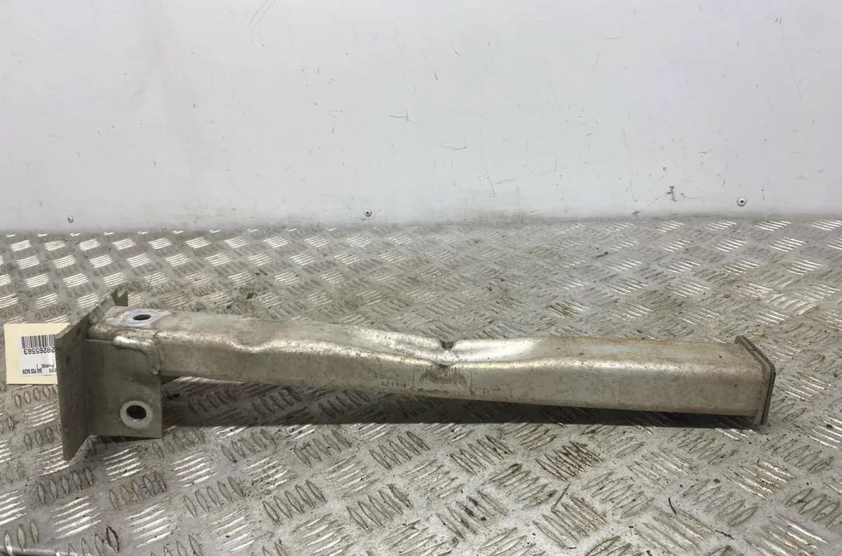 Traverse inférieure armature avant CITROEN C4 2 PHASE 1 occasion