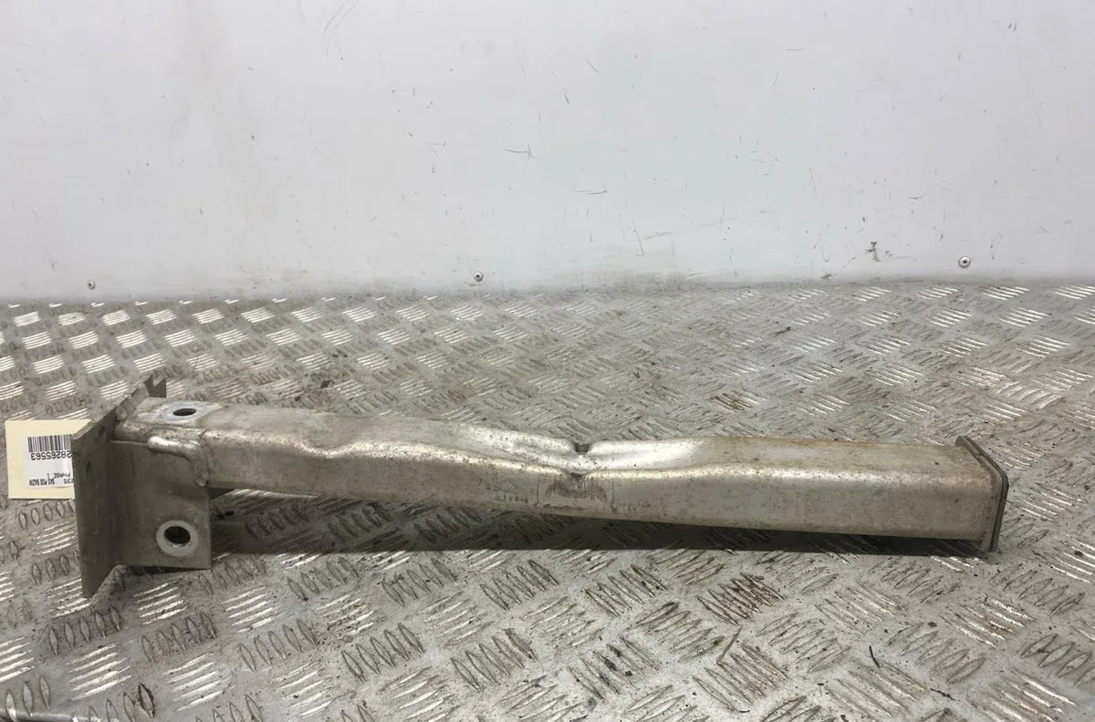 Traverse inférieure armature avant CITROEN C4 2 PHASE 1 occasion