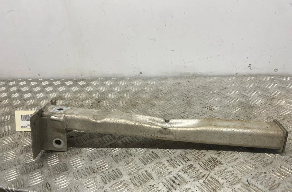 Traverse inférieure armature avant CITROEN C4 2 PHASE 1 occasion