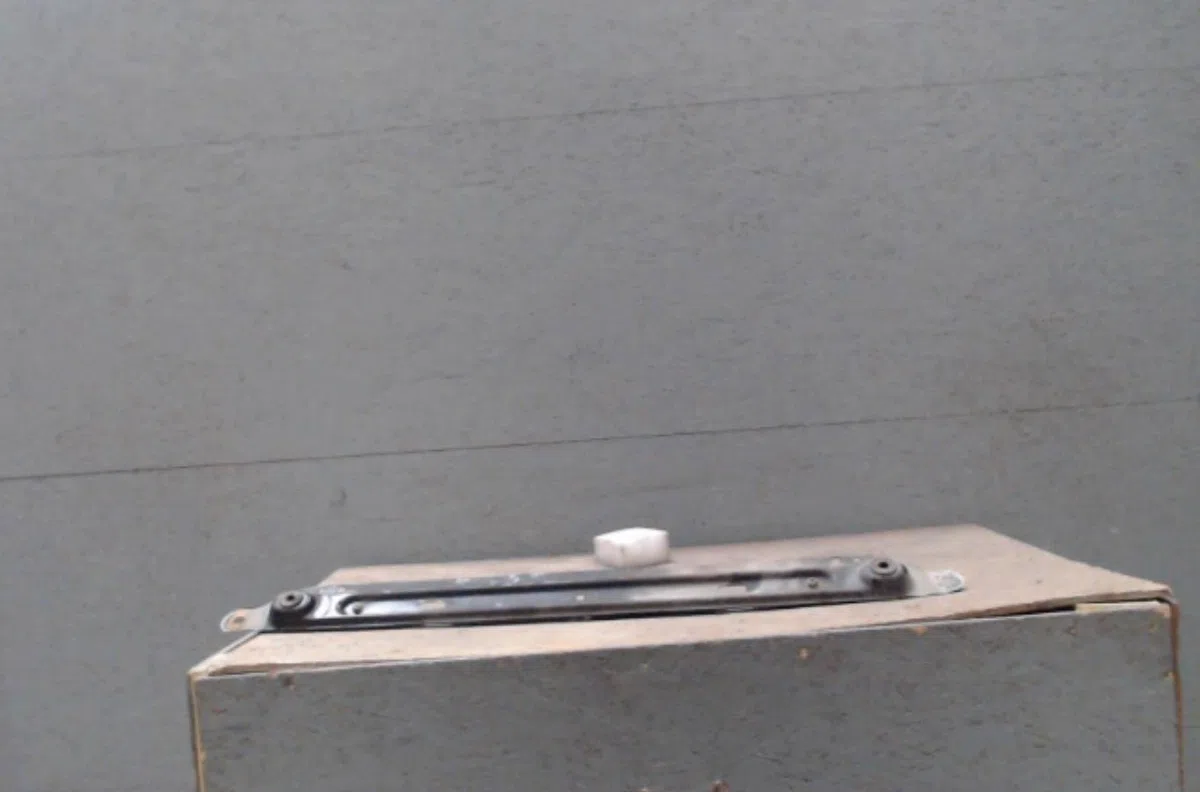 Traverse inférieure armature avant CITROEN C4 GRAND PICASSO 1 occasion