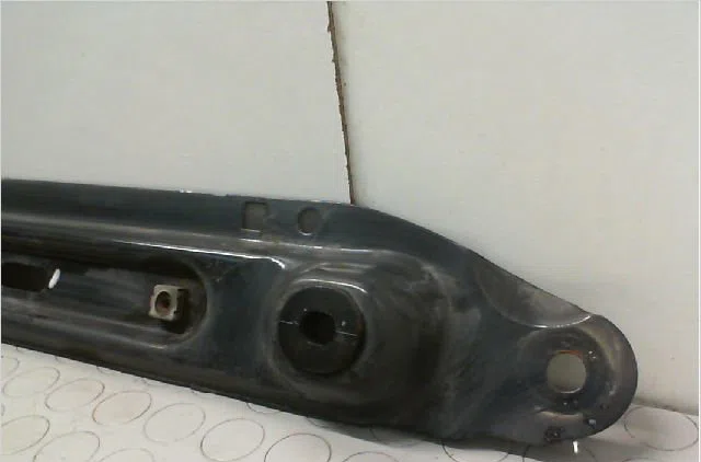 Traverse inférieure armature avant CITROEN C4 I Phase 2 07-2008--10-2010 1.6 HDI 92ch occasion