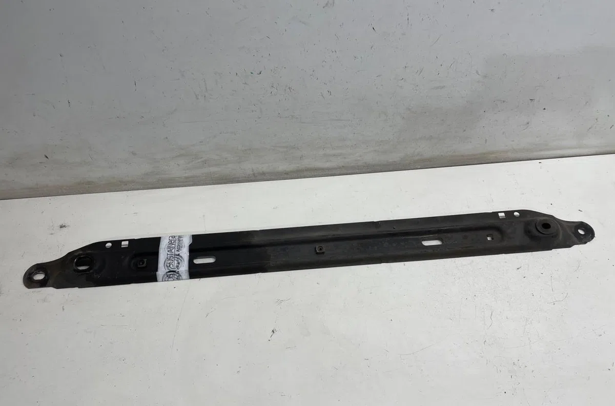 Traverse inférieure armature avant Citroen C4 II (NC_) 1.6 hdi 115 (2012) occasion