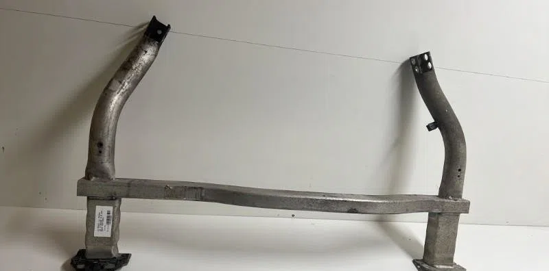 Traverse inférieure armature avant Citroen C5 III Break (RW_) 2.0 hdi 140 (2009) 5 portes occasion
