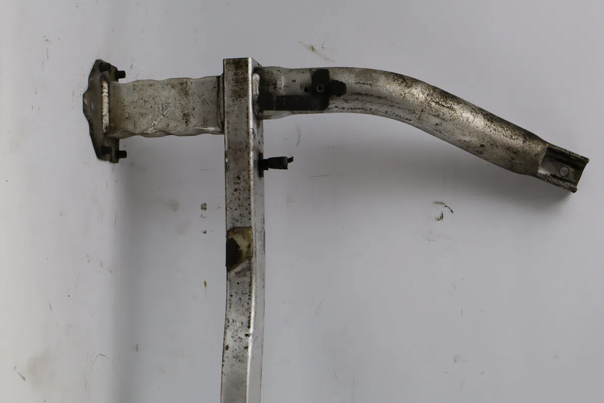 Traverse inférieure armature avant Citroen C5 III Break (RW_) 2.0 hdi (2008) occasion