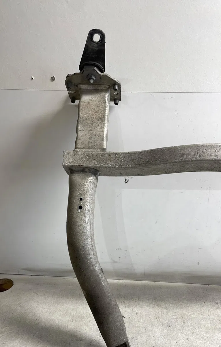 Traverse inférieure armature avant Citroen C5 III (RD_) 2.0 hdi (rdrhda) (2008) occasion