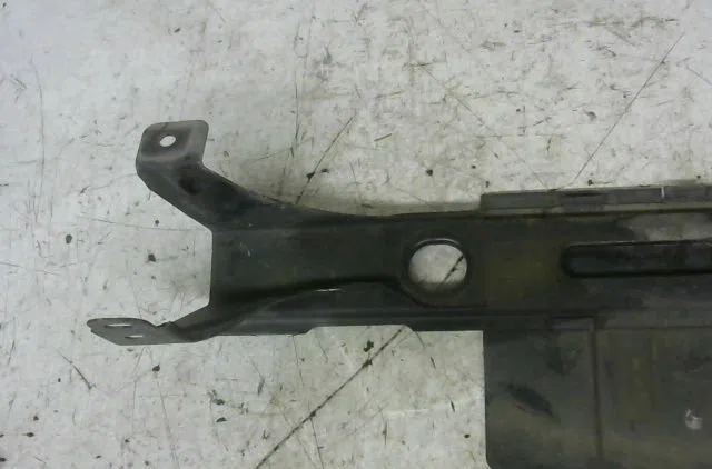Traverse inférieure armature avant Ford FIESTA V (JH_, JD_) 1.6 tdci (2004-2008) occasion