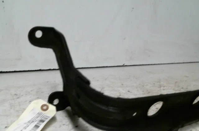Traverse inférieure armature avant Ford FOCUS II (DA_, HCP, DP) 1.6 tdci (2004-2012) occasion
