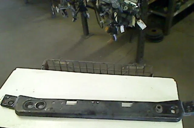 Traverse inférieure armature avant FORD TRANSIT occasion