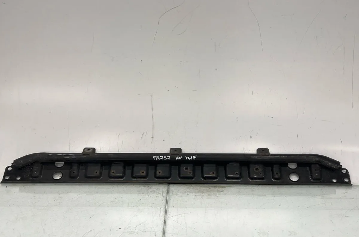 Traverse inférieure armature avant LAND ROVER RANGE ROVER 1 EVOQUE PHASE 1 occasion