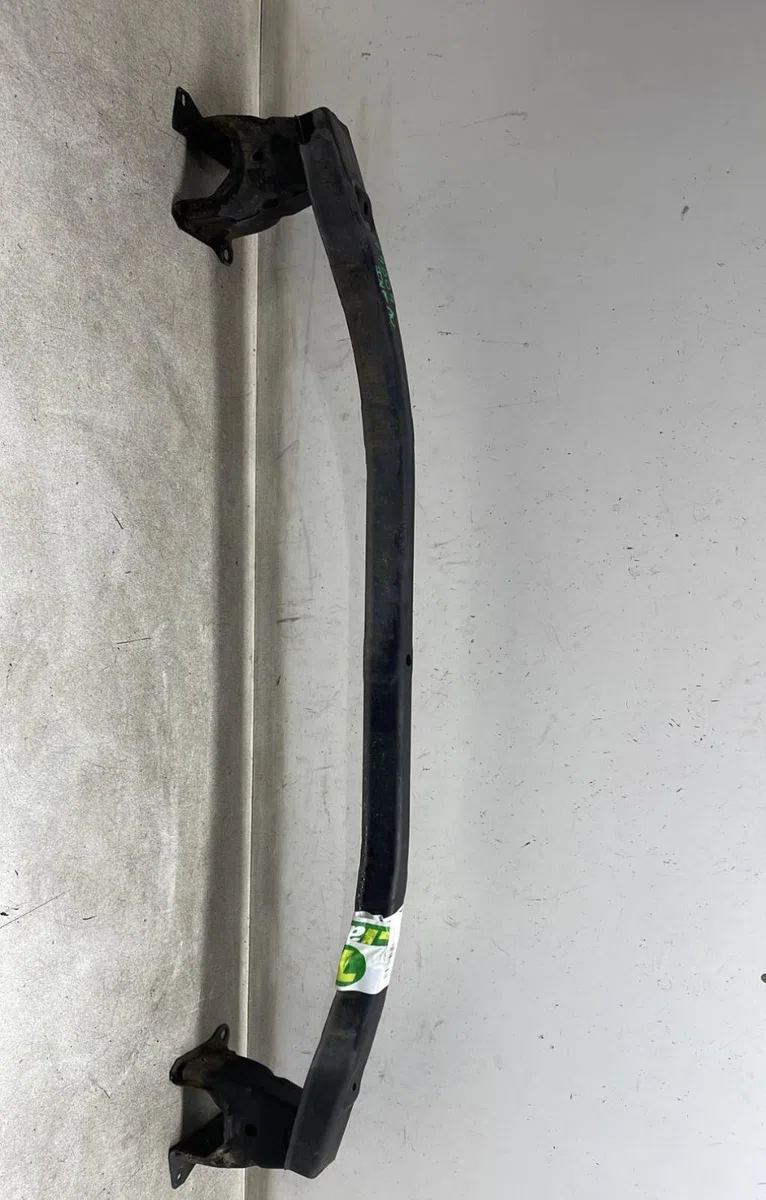 Traverse inférieure armature avant Mazda 6 Hatchback (GH) 2.5 mzr (gh5fs) (2007-2013) occasion