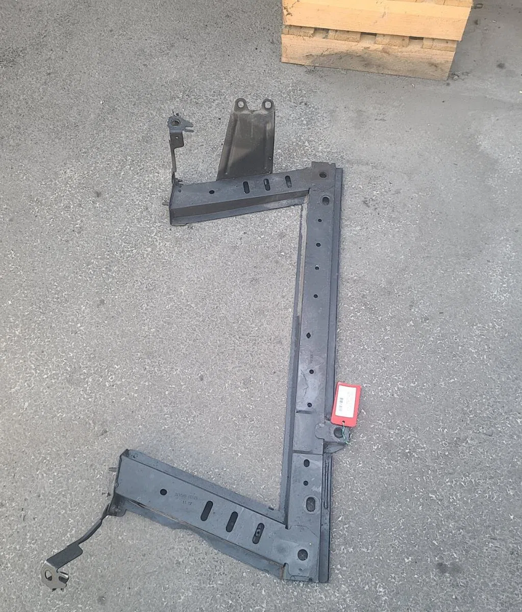 Traverse inférieure armature avant Mercedes-benz CITAN Monospace (W415) 108 cdi (415.703) (2012-2021) occasion