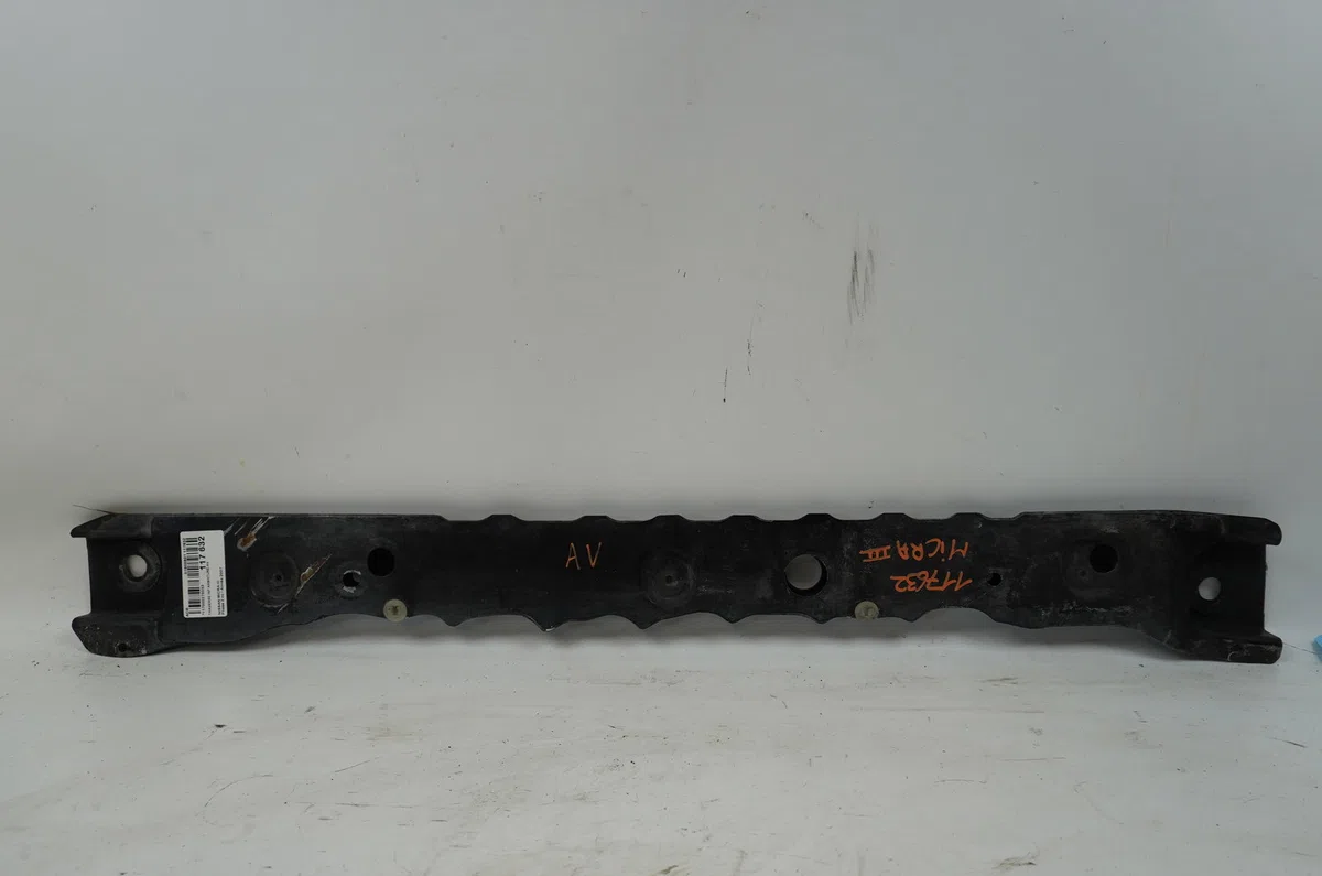 Traverse inférieure armature avant Nissan MICRA III (K12) 1.2 16v (2003-2010) occasion