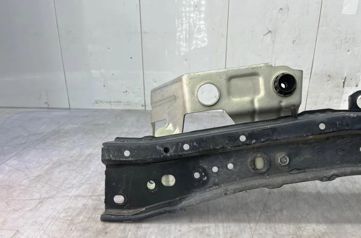 Traverse inférieure armature avant NISSAN NOTE 2 occasion