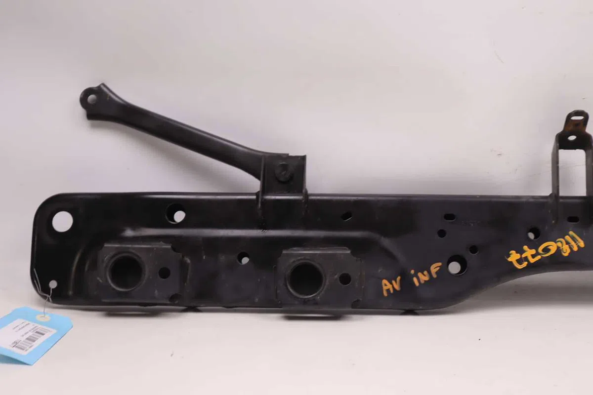 Traverse inférieure armature avant Nissan QASHQAI II SUV (J11, J11_) 1.2 dig-t (2013) occasion