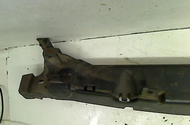 Traverse inférieure armature avant Peugeot 1007 (KM_) 1.4 hdi (2005) occasion