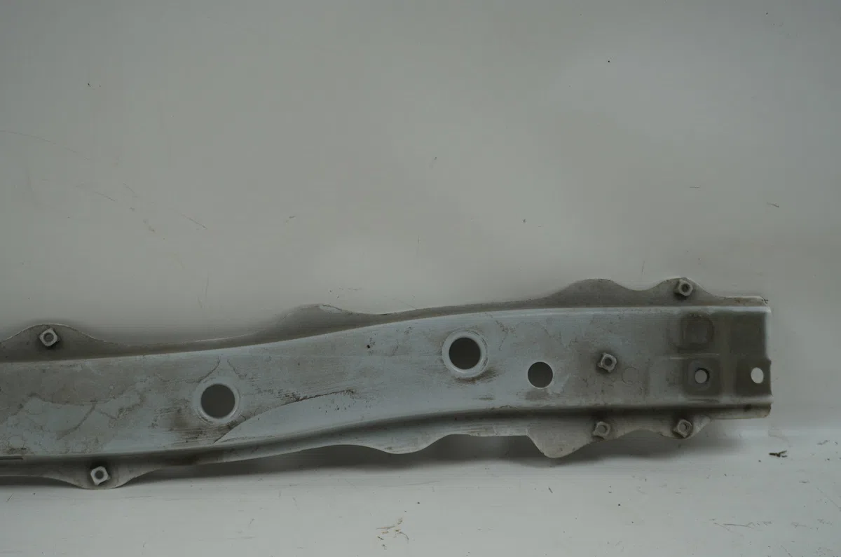 Traverse inférieure armature avant Peugeot 108 1.0 vti 72 (2018) occasion