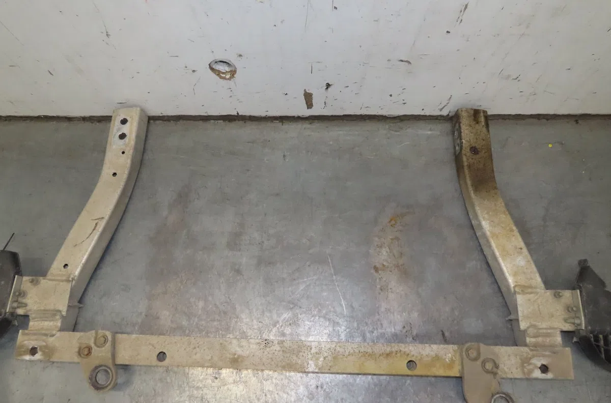 Traverse inférieure armature avant Peugeot 208 II (UB_, UP_, UW_, UJ_) E-208 (2019) occasion