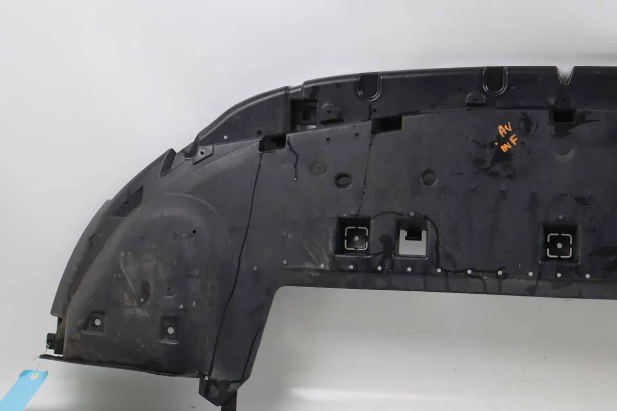 Traverse inférieure armature avant Peugeot 3008 SUV (MC_, MR_, MJ_, M4_) Hybrid (2019) occasion