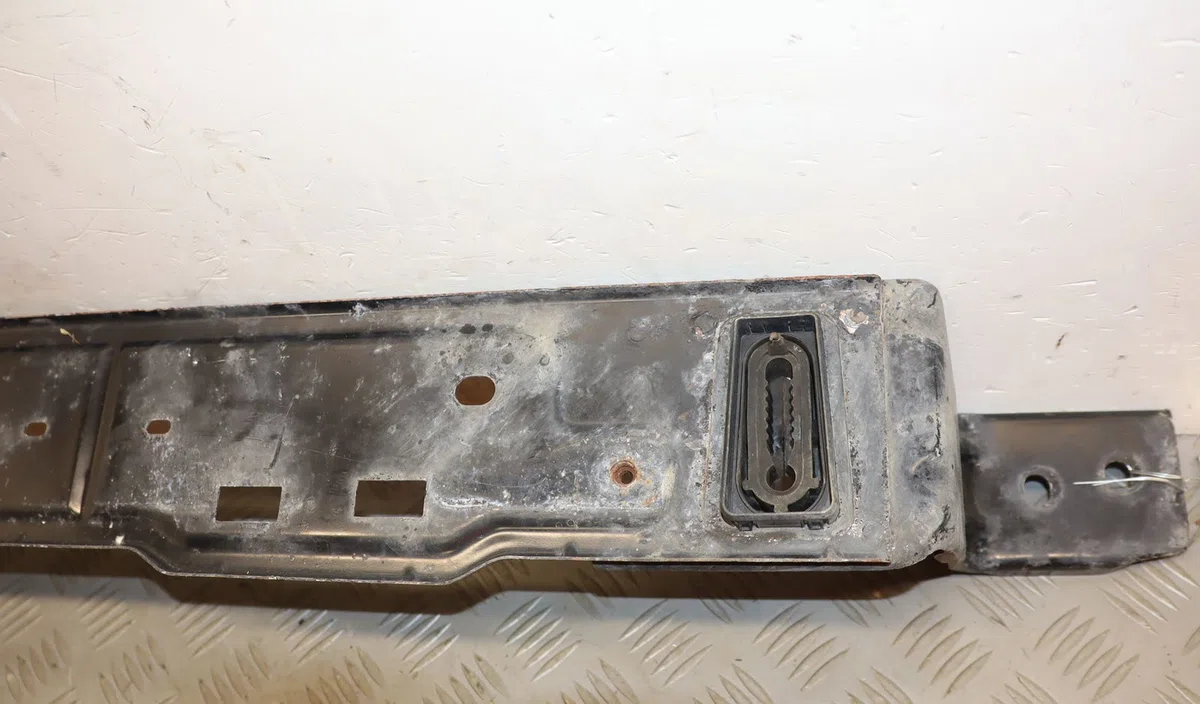 Traverse inférieure armature avant Peugeot 308 II (LB_, LP_, LW_, LH_, L3_) 1.5 bluehdi 100 (2018-2021) 5 portes occasio