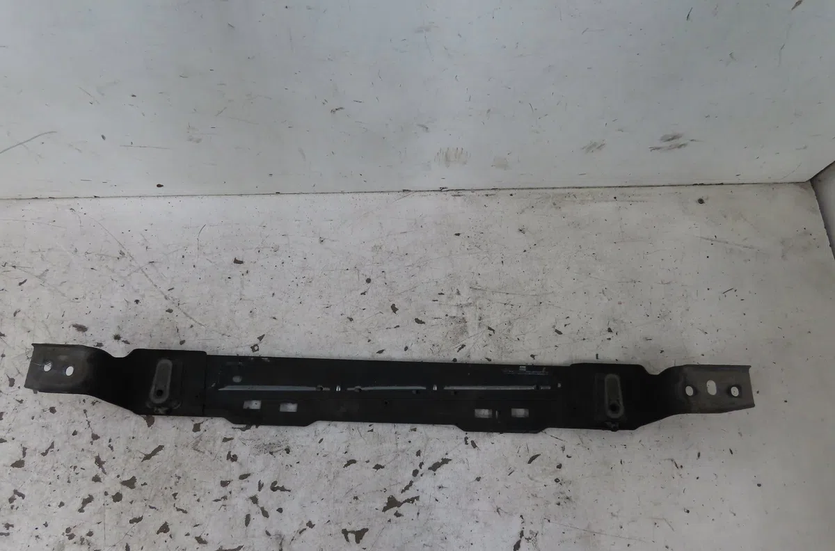 Traverse inférieure armature avant Peugeot 308 II (LB_, LP_, LW_, LH_, L3_) 1.6 hdi 100 (2014-2021) 5 portes occasion