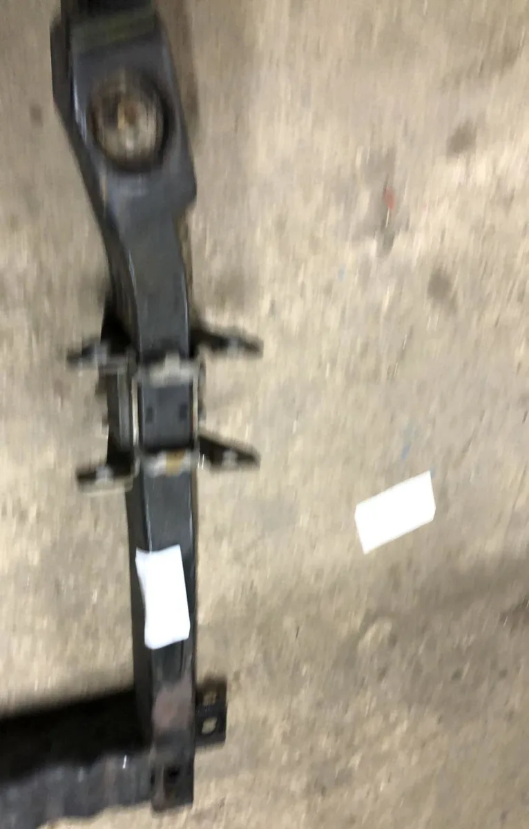 Traverse inférieure armature avant PEUGEOT 407 COUPE occasion