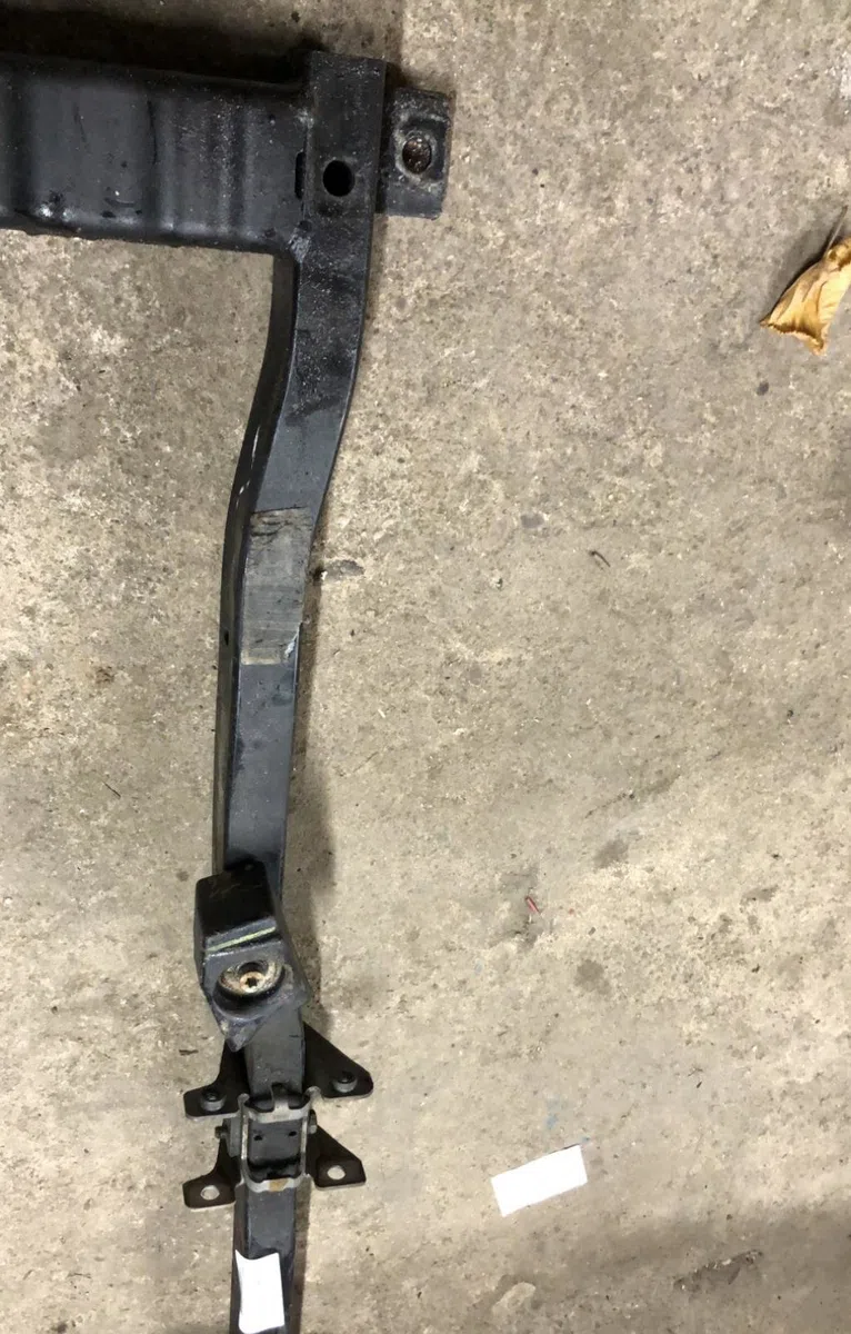 Traverse inférieure armature avant PEUGEOT 407 COUPE occasion