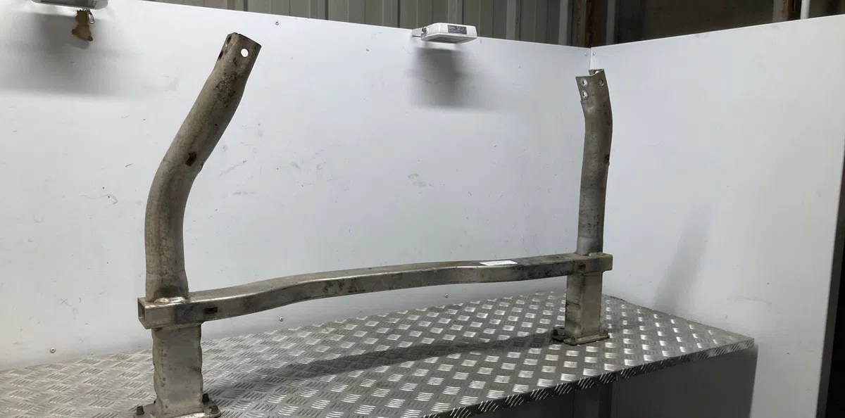 Traverse inférieure armature avant PEUGEOT 407 PHASE 1 BREAK occasion