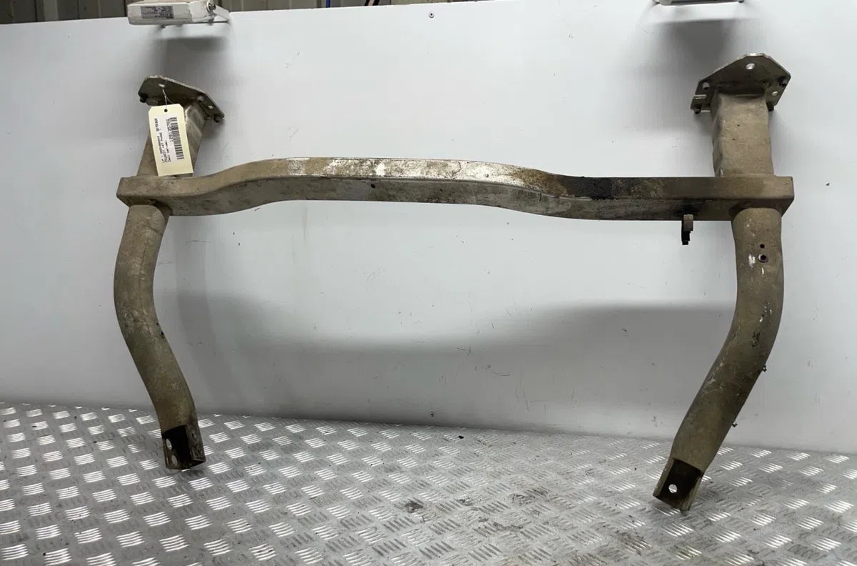 Traverse inférieure armature avant PEUGEOT 407 PHASE 1 occasion