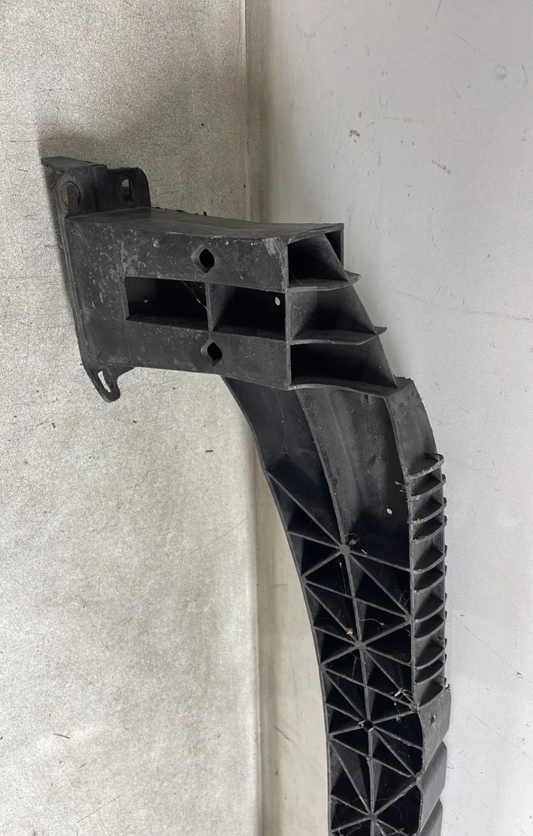 Traverse inférieure armature avant Peugeot RCZ 2.0 hdi (2010-2015) occasion