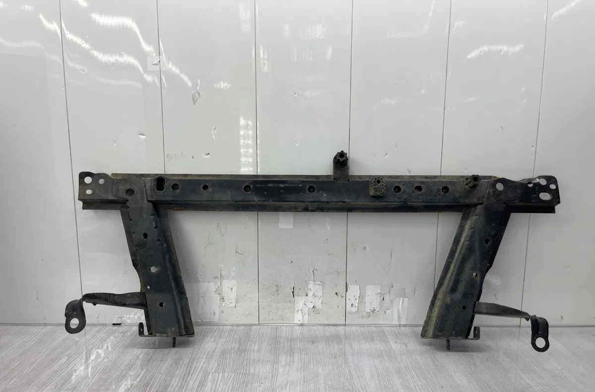 Traverse inférieure armature avant RENAULT CLIO 3 PHASE 2 occasion