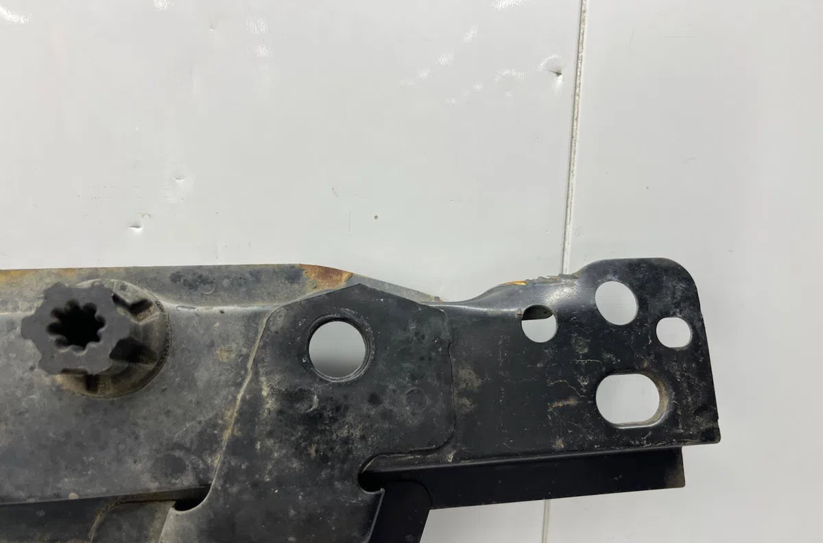 Traverse inférieure armature avant RENAULT CLIO 3 PHASE 2 occasion
