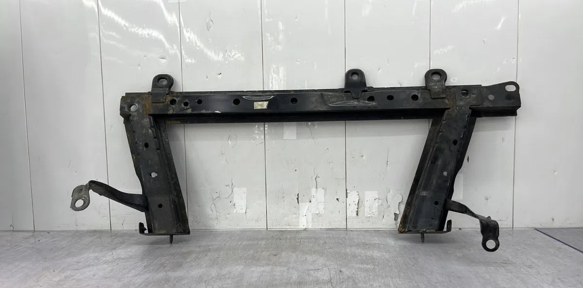 Traverse inférieure armature avant RENAULT CLIO 4 PHASE 1 BREAK occasion