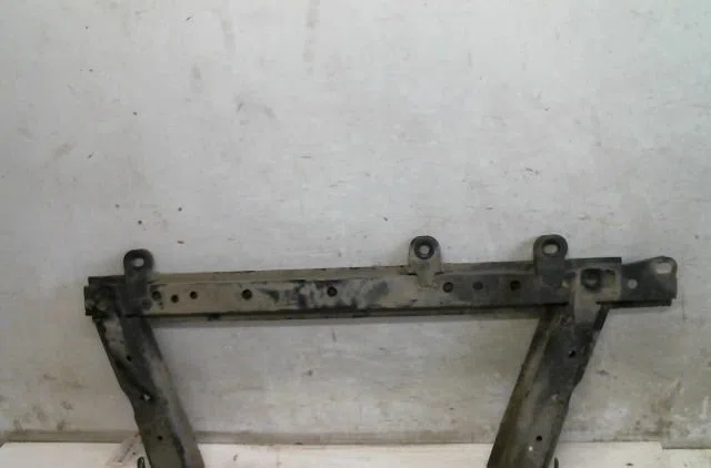 Traverse inférieure armature avant Renault CLIO IV (BH_) 0.9 tce 90 (2012) 5 portes occasion