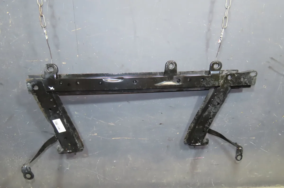 Traverse inférieure armature avant Renault CLIO IV (BH_) 0.9 tce 90 (2012) 5 portes occasion