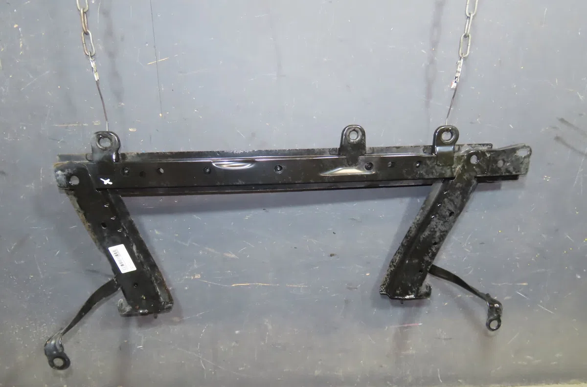Traverse inférieure armature avant Renault CLIO IV (BH_) 0.9 tce 90 (2012) 5 portes occasion