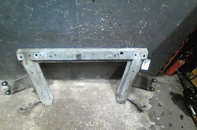 Traverse inférieure armature avant Renault GRAND SCÉNIC II (JM0-1_) 1.9 dci (jm0g, jm12, jm1g, jm2c) (2004-2006) occasio