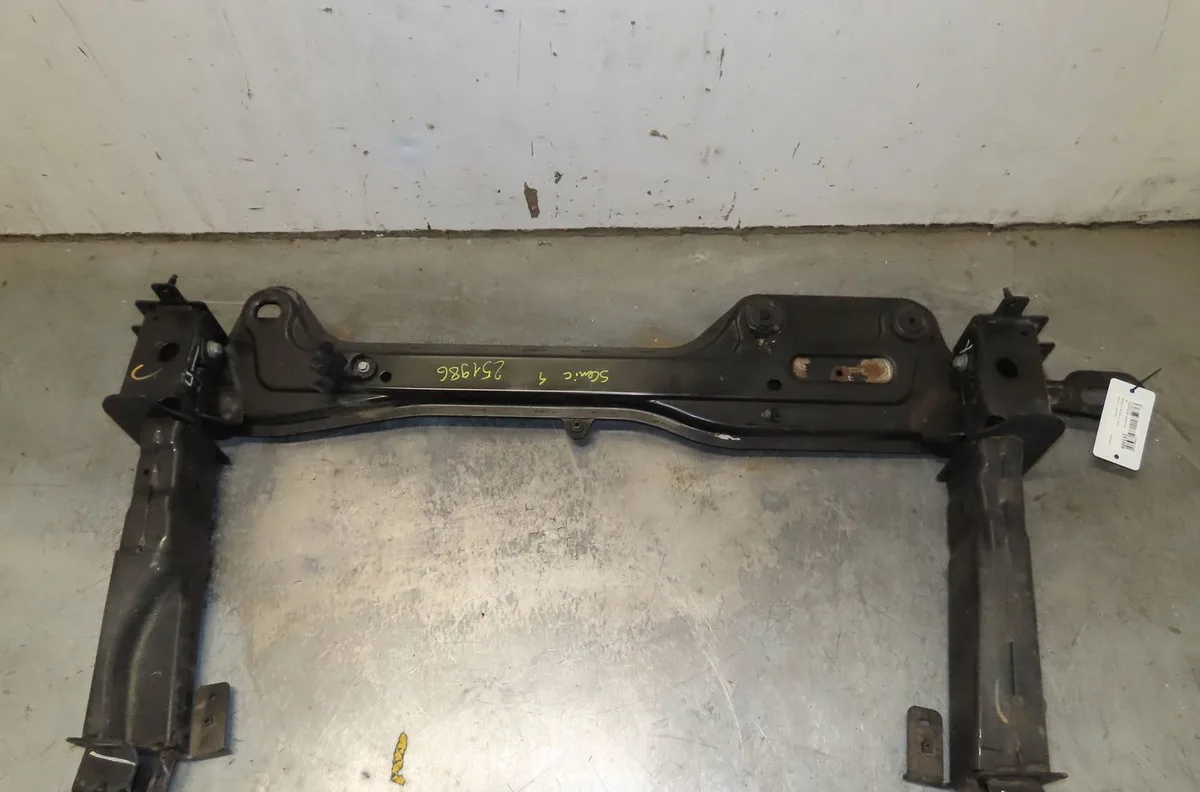Traverse inférieure armature avant Renault GRAND SCÉNIC IV (R9_) 1.6 dci 130 (2016) occasion