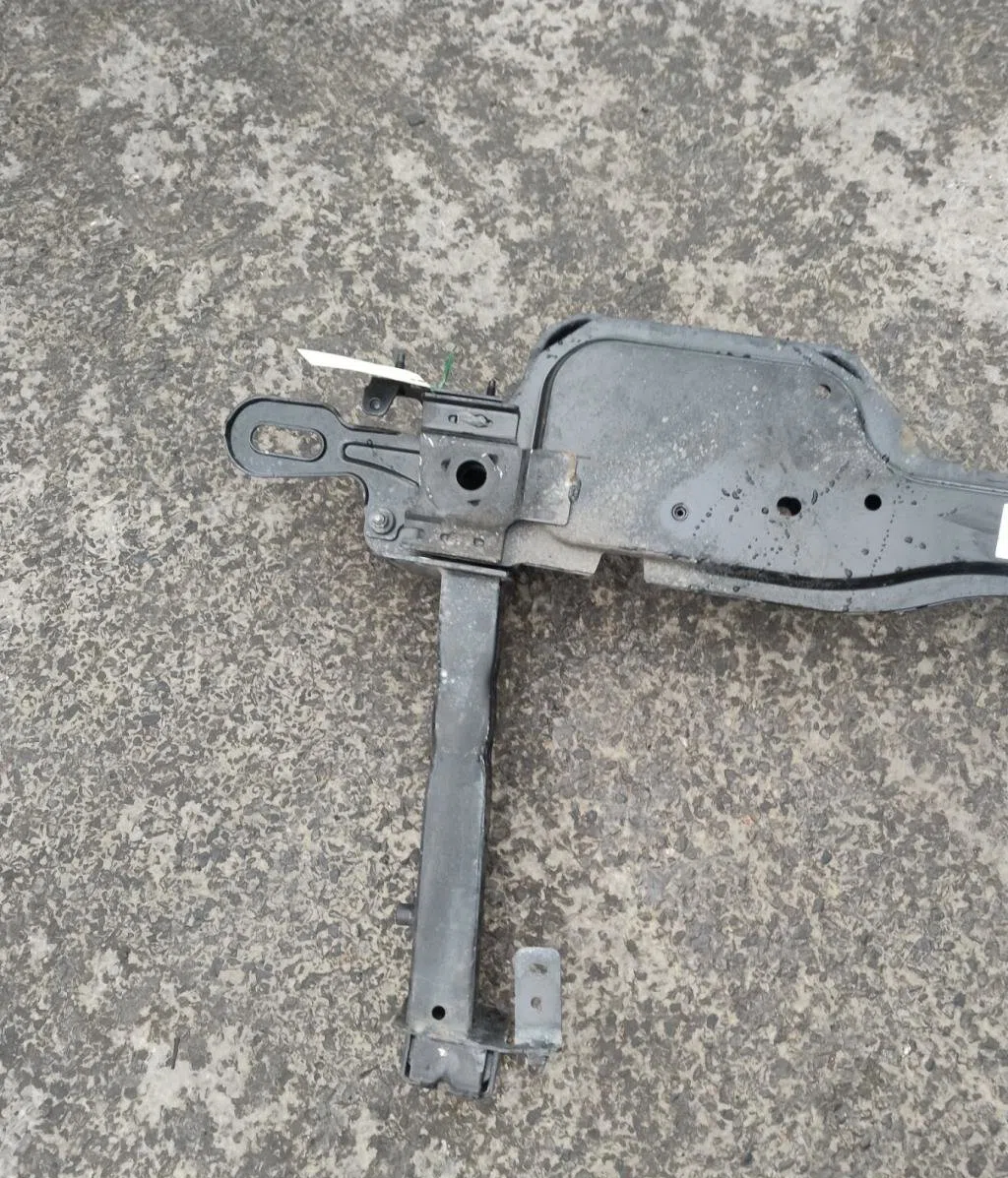 Traverse inférieure armature avant RENAULT KANGOO 3 occasion