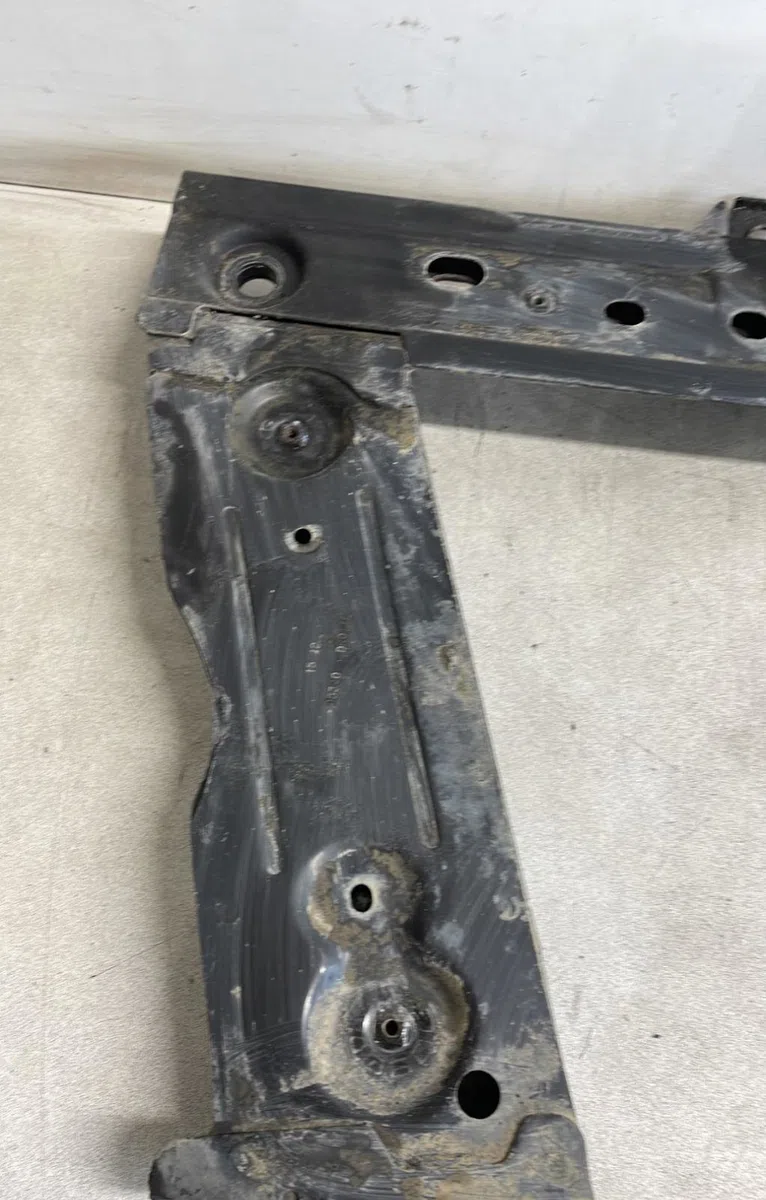 Traverse inférieure armature avant Renault KANGOO Express (FW0-1_) Z.e. (fw0z, fw1z) (2011) occasion